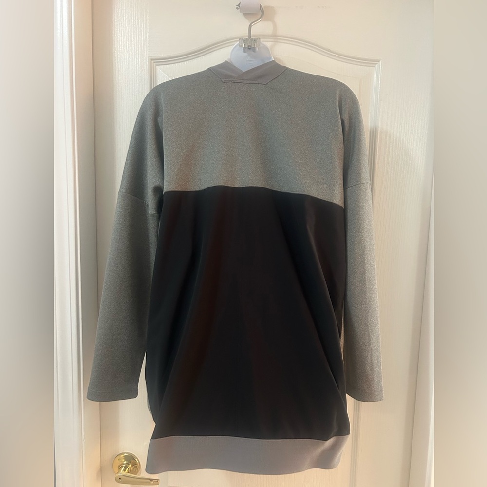 Grey/Black Open Cardigan Lolë Size Medium